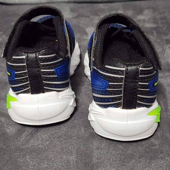 Skechers Black and Blue Sneakers with Breathable Mesh and Supportive Heel - Picture 3 of 7